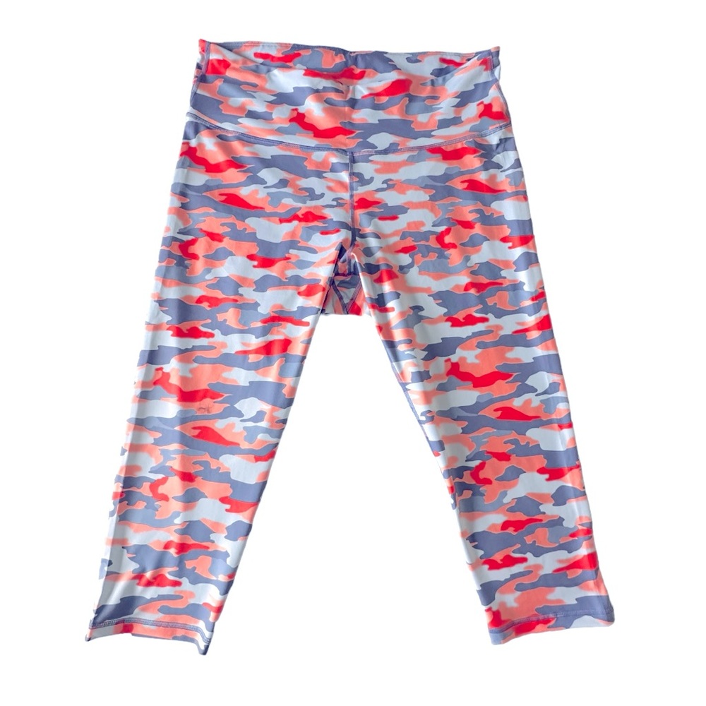 NWOT- CAMO Go Dry Crop Leggings XXL
